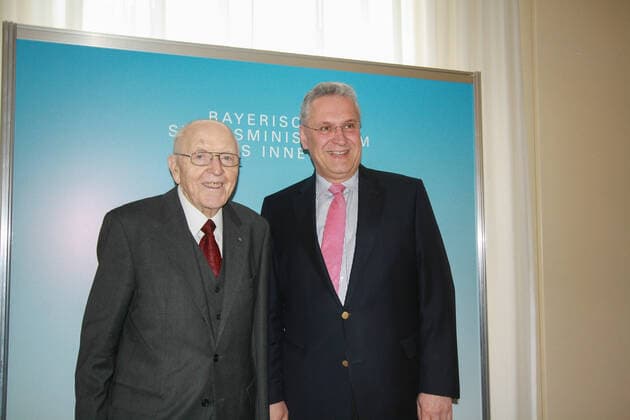 Empfang für den ehemaligen Bayerischen Innenminister Bruno Merk aus Anlass seines 90. Geburtstags. Bruno Merk (links) mit dem Bayerischen Innenminister Joachim Herrmann (CSU). Am 17.04.2012 wurde der ehemalige bayerische CSU-Politiker und Innenminister Bruno Merk im Bayerischen Innenministerium in München mit einem Empfang aus Anlass seines 90. Geburtstags geehrt. Nachtrag: Bruno Merk ist am 13.03.2013 in Günzburg gestorben. - Bruno Merk (left) with Bavarian Interior Minister Joachim Herrmann (CSU). On April 17th, 2012, the former Bavarian CSU politician and Interior Minister Bruno Merk was honored at the Bavarian Interior Ministry in Munich, Germany, with a reception on the occasion of his 90th birthday. Addendum: Bruno Merk died on Copyright: xMichaelxLucanxxxaal.photox