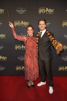 Alexander Klaws and his wife Nadja Scheiwiller at the Harry Potter and the Enchanted Child Musical Premiere on 5 12 2021 in Hamburg Harry Potter Musical Premiere in Hamburg