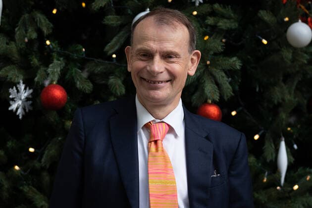 December 19, 2021, London, United Kingdom: Andrew Marr gestures to the media at BBC Broadcasting House after filming the final episode of the Andrew Marr Show in London..Marr is leaving the BBC after 20 years and his Sunday morning interview programme will be temporarily taken over by Sophie Raworth from 9th January. London United Kingdom - ZUMAs197 20211219_zaa_s197_300 Copyright: xTejasxSandhux