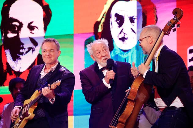 Dieter Hallervorden in the New Years Eve show Celebrate at the Gate Welcome 2022 at the Brandenburg Gate Berlin, 31 12 2021 Foto:xS.xGabschx xFuturexImage