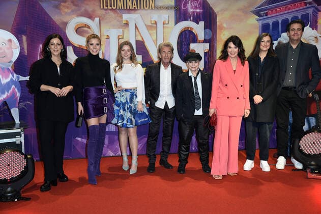 Stefanie Kloss Silbermond , Victoria Swarovski, Julia Beautx, Peter Maffay, Katharina Thalbach, Iris Berben, Alexandra Maria Lara, Bastian Pastewka on the red carpet of the premiere of SING THE SHOW OF YOUR LIFE at the Zoo Palast in Berlin on 16 01 2022