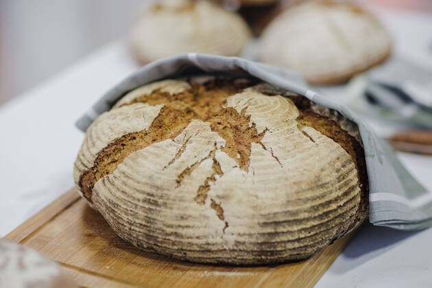 Wood oven bread Berlin, 01 02 2022 Berlin Germany Copyright: xThomasxTrutschel photothek.dex