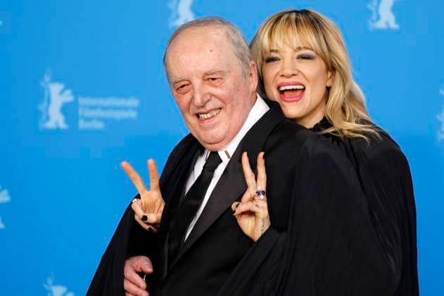 Dario Argento with daughter Asia Argento at the photocall for the feature film Occhiali neri Dark Glasses at the Berlinale 2022 72 Berlin International Film Festival at the Hotel Grand Hyatt Berlin, 11 02 2022 Foto:xD.xBedrosianx xFuturexImage