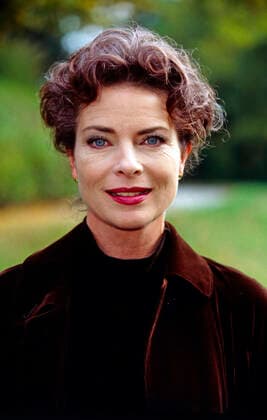 GUDRUN LANDGREBE Gudrun Landgrebe, deutsche Schauspielerin, Film- und TV- Darstellerin, Portrait von 1996. Gudrun Landgrebe, German actress, Film and TV actress, portrait from 1996., Deutschland Copyright: kpa UnitedArchives55023191 EDITORIAL USE ONLY