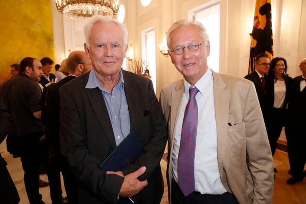 Award Winner Jim Rocket with Uwe Karsten Heye Award of the Order to Day the Germans Unit on 2 October 2018 at Castle Bellevue in Berlin Copyright: xVISTAPRESSx xG.xChlebarov