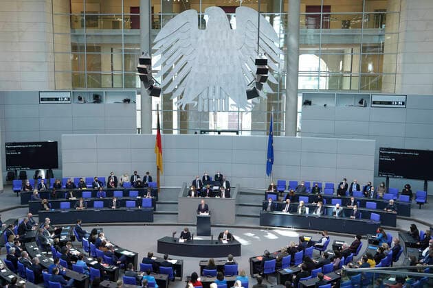 German Bundestag 19 session Current,27 02 2022 Berlin, Chancellor Olaf Scholz SPD during his government statement in the plenum at the special session of the German Bundestag on the occasion of the war against Ukraine started by Russia in violation of international law at the 19 session of the German Bundestag in Berlin Berlin Germany