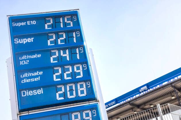 Fuel prices go through the roof The price of diesel is at an all-time high At the Sindelfinger Wald service station in Baden Württemberg, gasoline and diesel cost more than two euros 04 03 2022 DEU, Germany, Baden Württemberg, Sindelfingen
