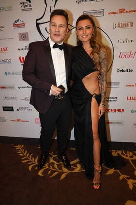 WOMAN OF THE YEAR AWARD 2022 Vienna, Hotel Hyatt, 08 03 2022 Guido Maria KRETSCHMER, Sophia THOMALLA