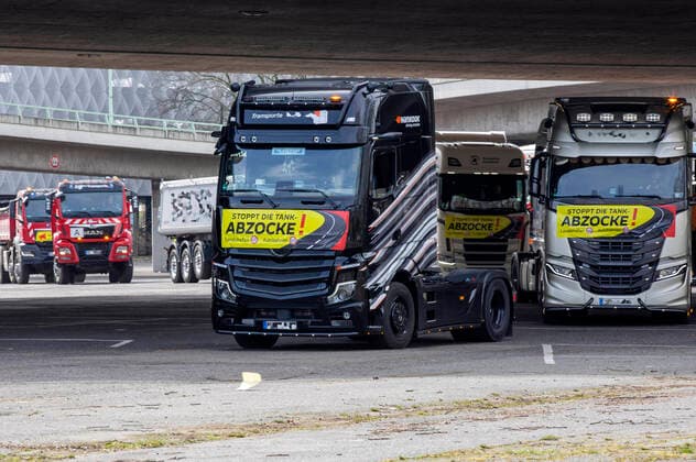 In view of the high prices for diesel and gas fuels, truck drivers demonstrated with their trucks in a parking lot near the Cologne trade fair Cologne, 12 03 2022 Without government intervention, the security of supply could not be maintained, it said in a statement The price explosion endangered the existence of many medium-sized companies Cologne, 12 03 2022 Foto:xR.xSchmiegeltx xFuturexImage