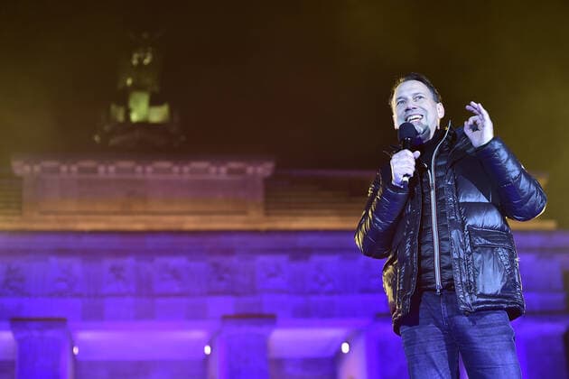 Sound of Peace Sebastian Fitzek, Bewstseller author with the ãSOUND OF PEACE the large peace Event before the Brandenburger gate on 20 03 2022 Photopress Mueller