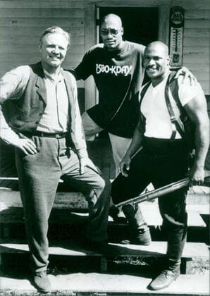 Rosewood Burning Jon voight, Ving Rhames and the Director John Singleton on Set from Rosewood Burning