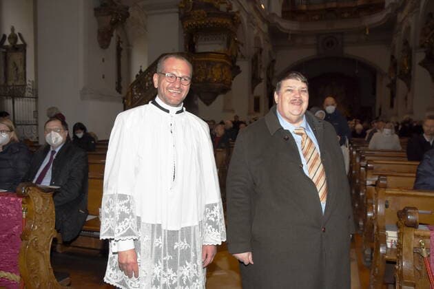 Daniel Lerch Parish Priest St Peter Alter Peter Cath Church Dr h c Bernd Posselt MEP a D President of the Pan-European Union Munich 01 04 2022 Rindermarkt 1 Cath Church St Peter Alter Peter Memorial Service On the 100th anniversary of the death of Sel Emperor Charles I of the House of Habsburg Munich