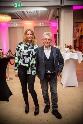 02 04 2022 xesx Neu Isenburg, Kempinski Hotel in Gravenbruch fashion show fashion charity gala Kleider machen Leute actor Martin Semmelrogge and his Regine Prause emspor, DFL regulations prohibit any use of photographs as image sequences and or quasi video HP