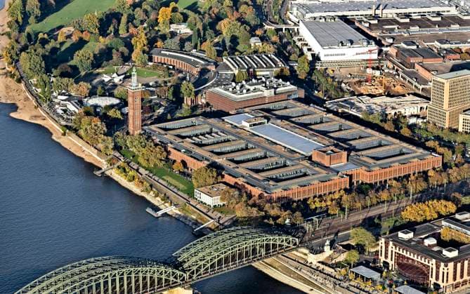 Rheinhallen, Messeturm and Tanzbrunnen, Cologne Fair, old fairground, today headquarters of the media group RTL, Deutz, Cologne, Rhineland, North Rhine-Westphalia, Germany, Europe Copyright: imageBROKER ThomasxRobbin iblrbb08191992.jpg