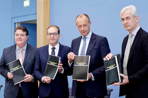 Ansgar Heveling, Legal Advisor CDU CSU, Alexander Dobrindt, Chairman of the CSU in the Bundestag, Friedrich Merz, Chairman of the CDU CSU Parliamentary Group, Mathias Middelberg, Deputy Chairman of the CDU CSU Parliamentary Group, Press conference on complaint against the second supplementary budget law 2021, at the Federal Press Conference, DEU, Berlin, 08 04 2022