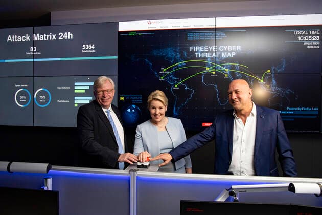 L R State Secretary for Digital Affairs and Administrative Modernization and Chied Digital Officer of the State of Berlin Ralf Kleindiek, The Governing Mayor of Berlin Franziska Giffey and Board Member of the ITDZ Marc Boettcher at the opening of the Security Operations Center at the ITDZ in Berlin on April 13, 2022 Opening of the Security Operations Center at the ITDZ in