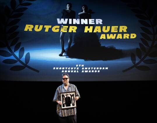 2022 05 01 20 45 44 AMSTERDAM Director Martin Koolhoven receives the Rutger Hauer Award he won during the Shortcutz festival at the Eye Filmmuseum The Rutger Hauer Award is presented annually to a person or an institution that has made an important contribution to the development and promotion of young film talent in the Netherlands ANP RAMON VAN FLYMEN  Copyright: xx x447894027x originalFilename: 447894027.jpg