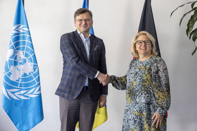Svenja Schulze SPD , Federal Minister for Economic Cooperation and Development, meets the Minister of Foreign Affairs of Ukraine Dmytor Kuleba at the BMZ in Berlin, 11 05 2022 Berlin Germany Copyright: xAxelxSchmidt photothek.dex