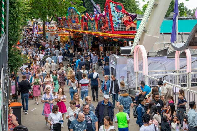 Reportage Whitsun Monday 2022 at the Bergkirchweih in Erlangen The stall alley directly at the Ferris wheel Erlangen Bavaria Germany