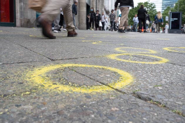 09 06 2022,Berlin,Germany,GER,Yesterday morning in Berlin Charlottenburg was a car steered into a group of people One dead and numerous injured people as a result Markings of the police can be seen on the sidewalk Rankestraße corner Kurfürstendamm