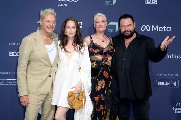 Uwe Fahrenkrog Petersen, Christin Dechant, Anna Gold and Marian Gold at the Green Awards 2022 in the Urban Tech Republic at Berlin Tegel Airport Berlin, 22 06 2022 Foto:xF.xKernx xFuturexImage