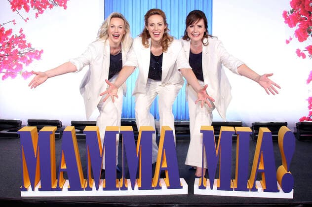 Jennifer van Brenk, Anna Thoren and Franziska Lessing at the presentation of the new cast for the revival of the musical Mamma Mia after 20 years at Theater Neue Flora Hamburg, 29 06 2022 Foto:xgbrcix xFuturexImage