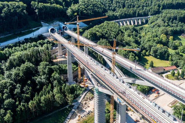 One of the highest railroad bridges in Germany has been completed The approximately 500-meter-long Filstal Bridge is part of the future high-speed line Stuttgart Ulm Accordi