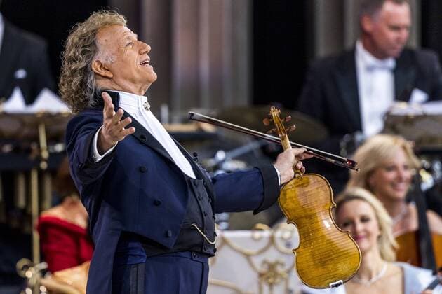 2022 07 21 09 05 MAASTRICHT Violinist Andre Rieu during a concert at the Vrijthof It is the start of a whole series of concerts on the Maastricht square ANP KIPPA MARCEL VAN HOORN netherlands out belgium out  Copyright: xx x451462427x originalFilename: 451462427.jpg
