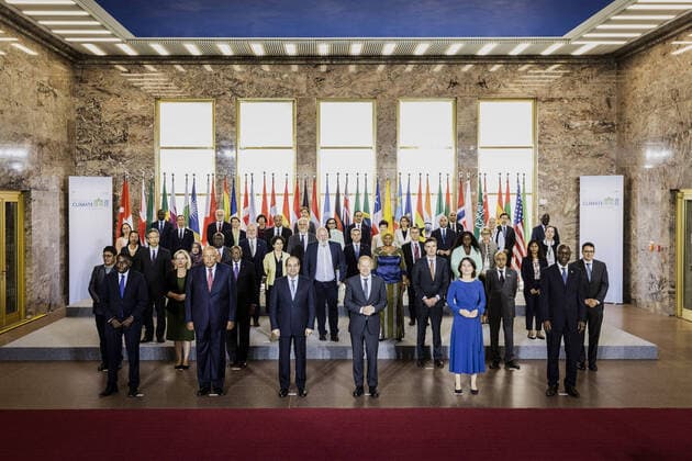 Family photo, taken during the Petersberg Climate Dialogue at the Foreign Office in Berlin, 18 07 2022 The Petersberg Climate Dialogue serves as preparation for the UN Climate Conference, which will take place in 2022 in Sharm ash Shaykh in Egypt Berlin Germany Copyright: xFlorianxGaertnerx