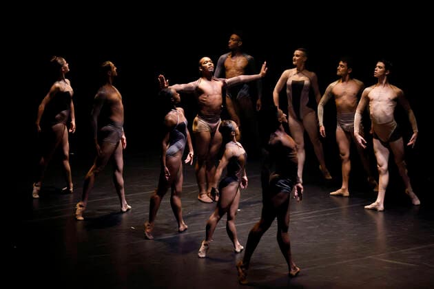 The Complexions Contemporary Ballet from New York presents its choreography STAR DUST, a tribute to David Bowie, at the Kölner Philharmonie as part of the 33 Kölner Sommerfestival Cologne, 19 07 2022 NRW Germany Copyright: xChristophxHardtx