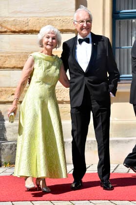 Edmund Stoiber with wife Karin Stoiber at the opening of the Richard Wagner Festival 2022 with the premiere of Richard Wagners Tristan und Isolde at the Bayreuth Festspielhaus Bayreuth, 25 07 2022 Foto:xN.xKubelkax xFuturexImage