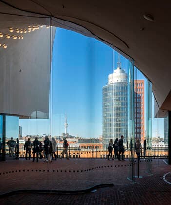 Viewing platform in the Elbphilharmonie, Hamburg, Germany 1020919253