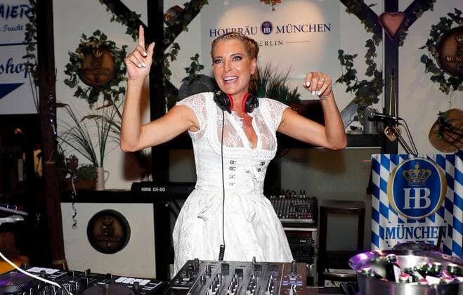 Giulia siegel at the ANGERMAIER Trachtennacht 2022 at the Hofbräuhaus Berlin