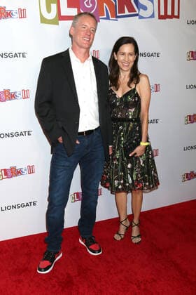August 24, 2022, Los Angeles, CA, USA: LOS ANGELES - AUG 24: Jeff Anderson, Barbara Jacques at the Clerks III Premiere at TCL Chinese Theater on August 24, 2022 in Los Angeles, CA Los Angeles USA - ZUMAnc22 20220824_zaa_nc22_025 Copyright: xKathyxHutchinsx