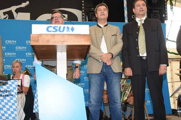 During anthem Josef Schmid MdL Markus Soeder Prime Minister Georg Eisenreich MdL Minister of Justice Munich 02 09 2022 Aubinger Herbstfest Munich