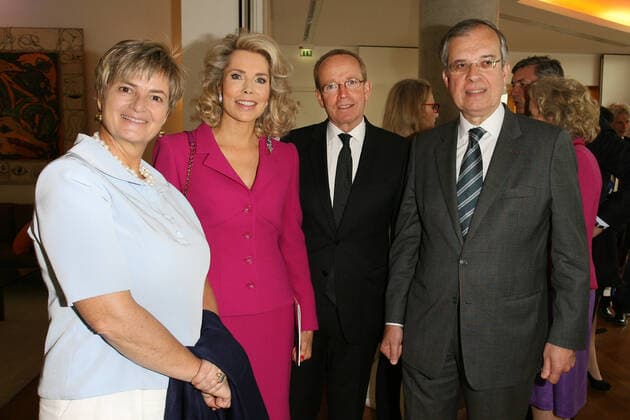Fürstin Gloria von Thurn und Taxis, Begum Inaara Aga Khan und Maurice Gourdault-Montagne (r) Cocktail Lunch zu Ehren von CHRISTIAN DEYDIER, Französische Botschaft, Berlin, 03. Mai 2012 Berlin Deutschland Copyright: xJamesxColdreyx
