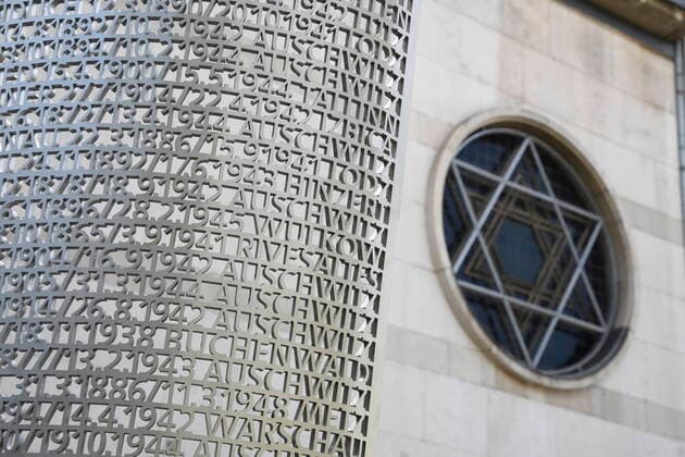 The inauguration of the monument on Sunday 04 09 2022 in front of the synagogue in Saarbrücken This monument is intended to serve as a reminder of the deportation and murder of the Jews bub