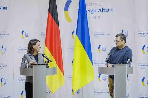 Annalena Baerbock Buendnis 90 Die Gruenen , German Foreign Minister, meets in Kiev the Foreign Minister of Ukraine, Dmytro Kuleba Here at a joint press conference Kiev, 10 09 2022 Kiev Ukraine Copyright: xThomasxTrutschelx
