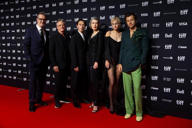 Entertainment Bilder des Tages Toronto International Film Festival, My Policeman Premiere September 11, 2022, Toronto, ON, CAN: The cast of öÄÃ²My PolicemanöÄÃ¹ (L to R) Rupert Everett, Linus Roache, David Dawson, Gina McKee, Emma Corrin and Harry Styles arrive at the Toronto International Film FestivalöÄÃ s Tribute Award, in Toronto, Sunday, Sept. 11, 2022. Toronto CAN  - ZUMAc35_ 20220911_zaf_c35_186 Copyright: xChrisxYoungx