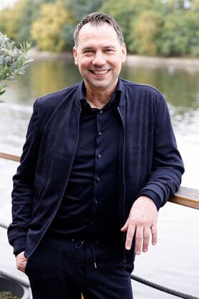 Sebastian Fitzek at the Prime Video Annual Presentation Photocall Primevideo Presents The Therapy at Spindler Klatt Berlin, 12 09 2022 Foto:xS.xGabschx xFuturexImage