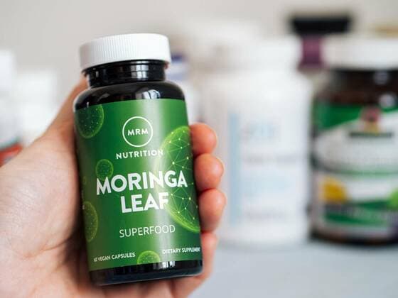 Jar with Moringa Leaf capsules in female hand, Moscow, Russia - March 09, 2021: Jar with Moringa Leaf capsules by MRM in female hand and others nutrition supplements in blurred background. Moringa is raw superfood from india ancient miracle tree., Moscow, Russia - March 09, 2021: Jar with Moringa Leaf capsules by MRM in female hand and others nutrition supplements in blurred background. Moringa is raw superfood from india ancient miracle tree., 30.01.2022, Copyright: xFascinadorax Panthermedia31090311.jpg