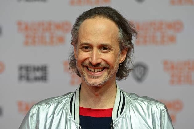 Michael OSTROWSKI actor, single image, cropped single subject, portrait, portrait film premiere TAUSEND ZEILEN on 21 09 2022 in ARRI cinema in Munich