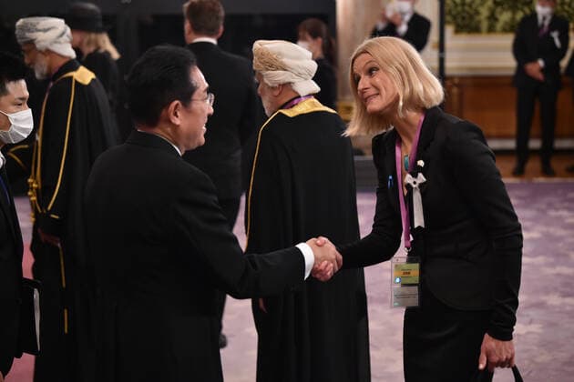September 27, 2022, Tokyo, Japan: Japan s Prime Minister Fumio Kishida (front L) welcomes Ireland s Agriculture Minister Pippa Hackett before a reception at the Asakasa State Guest House in Tokyo on September 27, 2022, following the state funeral for Japan s former prime minister Shinzo Abe. Tokyo Japan - ZUMAz114 20220927_zih_z114_301 Copyright: xPOOLx