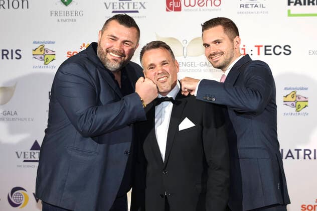 Alexander Petkovic, Daniel Kemp and guest at the 10 Guardian Angels Gala for the benefit of Mukoviszidose Selbsthilfe e V at Haus Leipzig Leipzig, 01 10 2022 Foto:xR.xStoffelsx xFuturexImage