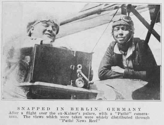 Bessie Coleman, aviatrix; Snapped in Berlin, Germany.. Illustrations. 1925. Schomburg Center for Research in Black Culture, Jean Blackwell Hutson Research and Reference Division. African Americans , Chicago (Ill.) Copyright: xpiemagsx nyplsipiept229092022-8387 !ACHTUNG AUFNAHMEDATUM GESCHÄTZT!