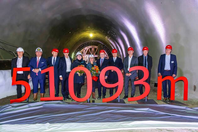 All tunnels in the Stuttgart basin have been dug All in all, the miners have dug around 51 kilometers of tunnel Exactly 51,093 meters and this times two, as double tubes This means that a milestone has been reached in the Stuttgart Ulm rail project on the way to commissioning From December 2025, travel ti