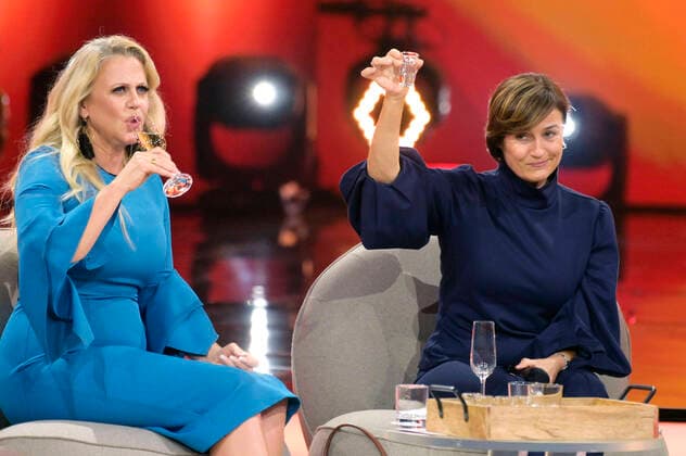 Barbara Schöneberger and Sandra Maischberger in the ARD entertainment show Verstehen Sie Spass live in Studio H in Berlin Adlershof Berlin, 08 10 2022 Foto:xF.xKernx xFuturexImage