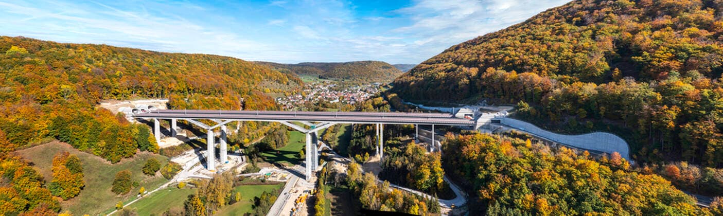 One of the highest railroad bridges in Germany has been completed, the cranes have been dismantled The approximately 500-meter-long Filstal Bridge is part of the future high-speed rail line Stuttgart Ulm According to the railroad, the 85-meter-high bridge is the third-highest railroad bridge in Germany The first tr