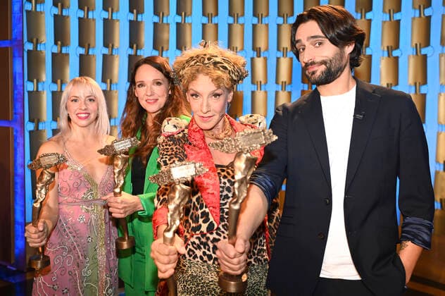 Miss Allie, Carolin Kebekus, Sissi Perlinger and Nektarios Vlachopoulos at the award ceremony of the Bavarian Cabaret Award 2022 in the Lustspielhaus Munich, 24 10 2022 Foto:xR.xHeinex xFuturexImage