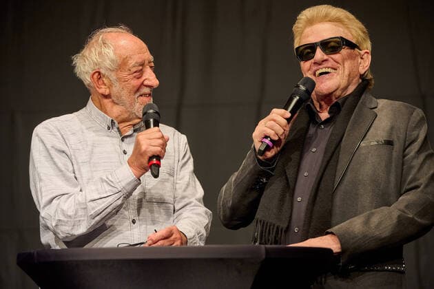 Heino visits Dieter Hallervorden at his theater in Dessau Germany, Dessau, 03 11 2022 Heino and Dieter Hallervorden at the Mitteldeutsches Theater in Dessau As part of his church tour Die Himmel rühmen Heino and Dieter Hallervorden meet at a press conference in Dessau Heino visits all performance venues in advance and tells details of the planned tour